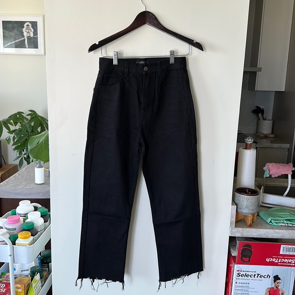 Women black raw ham jeans